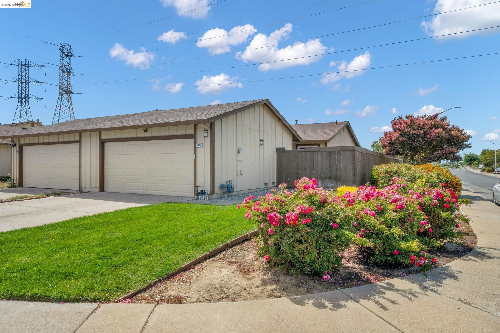 1300 Trembath Ln