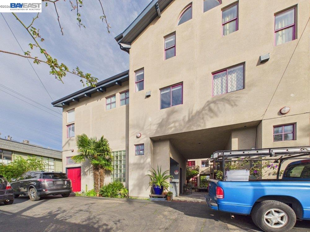 2932 Filbert St # 2