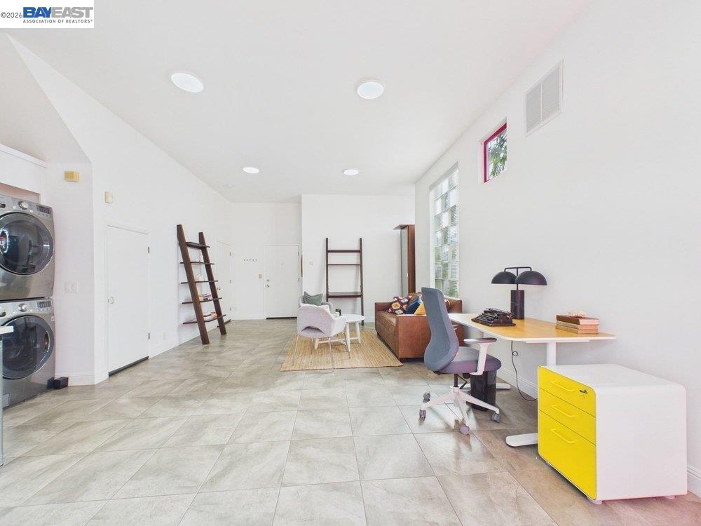 2932 Filbert St # 2