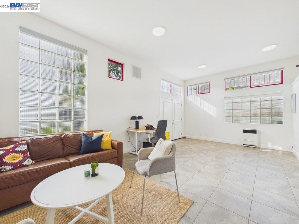 2932 Filbert St # 2