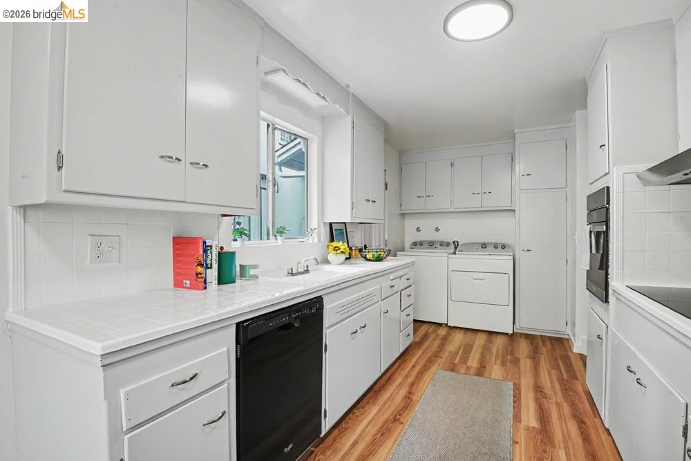 6138 Oakdale