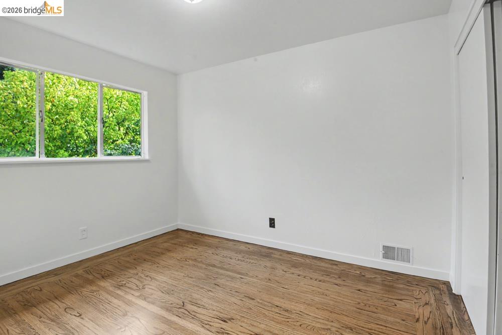 6138 Oakdale
