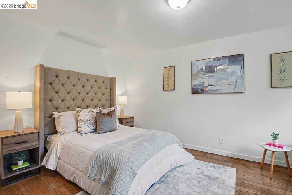 6138 Oakdale