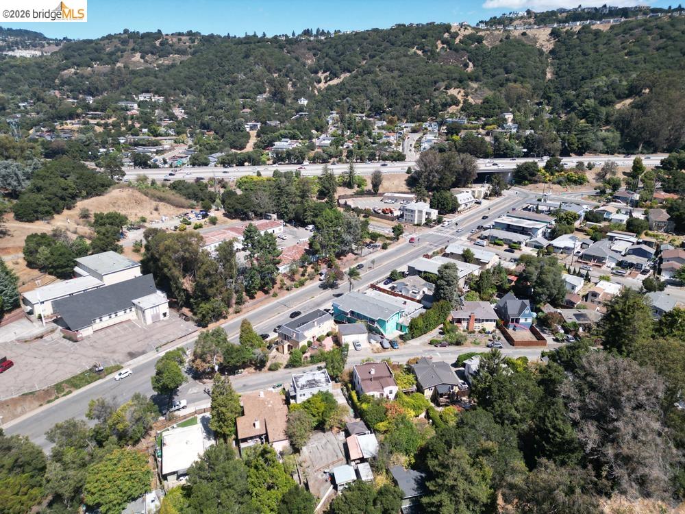 6138 Oakdale