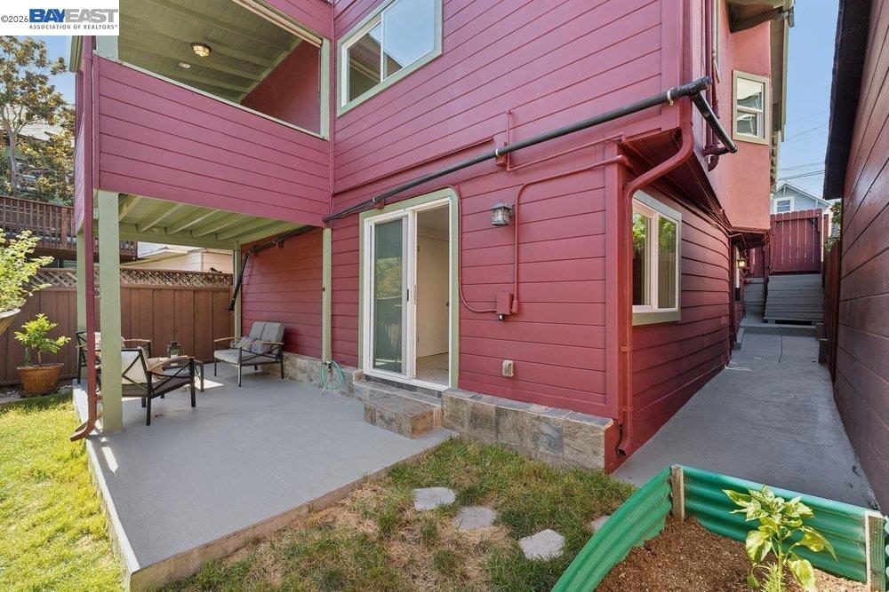 364 Lester Ave