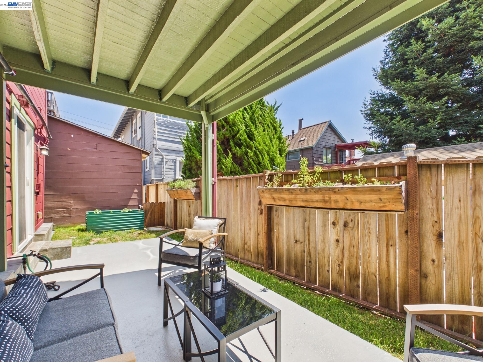 364 Lester Ave