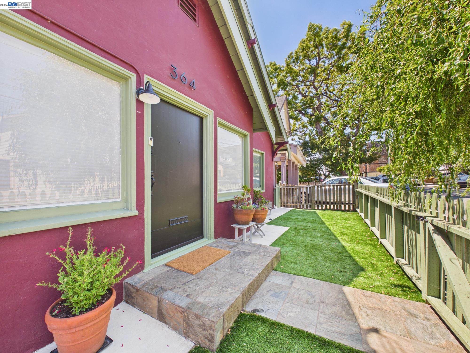 364 Lester Ave
