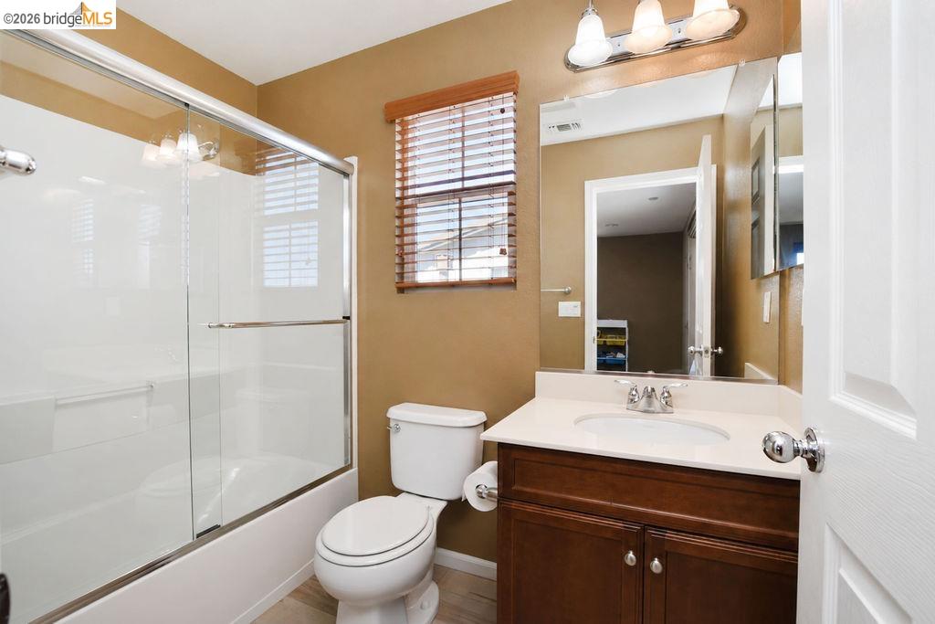 806 Queen Palm Ln
