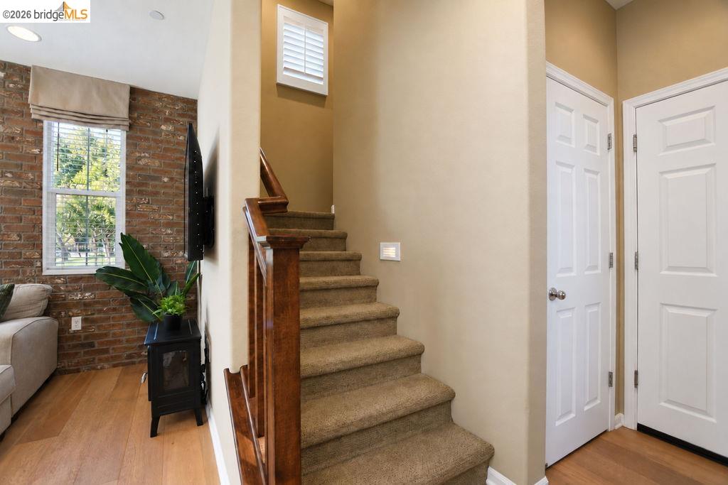 806 Queen Palm Ln
