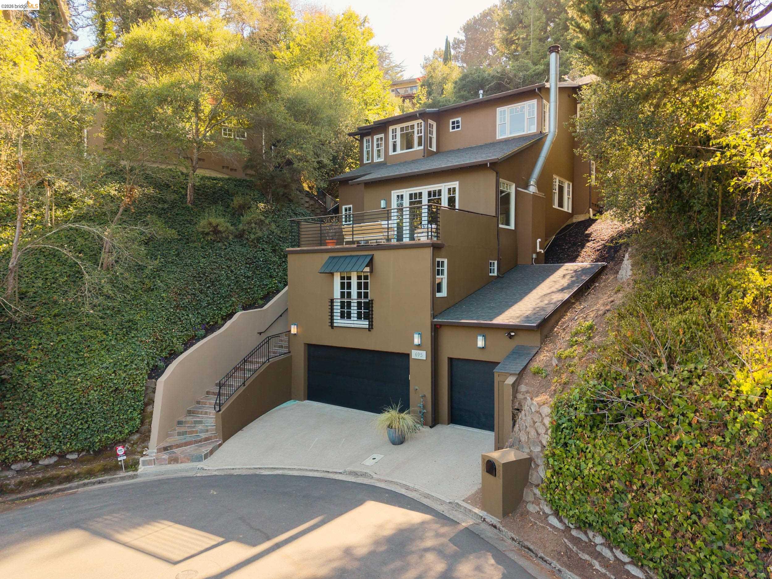 695 Florence