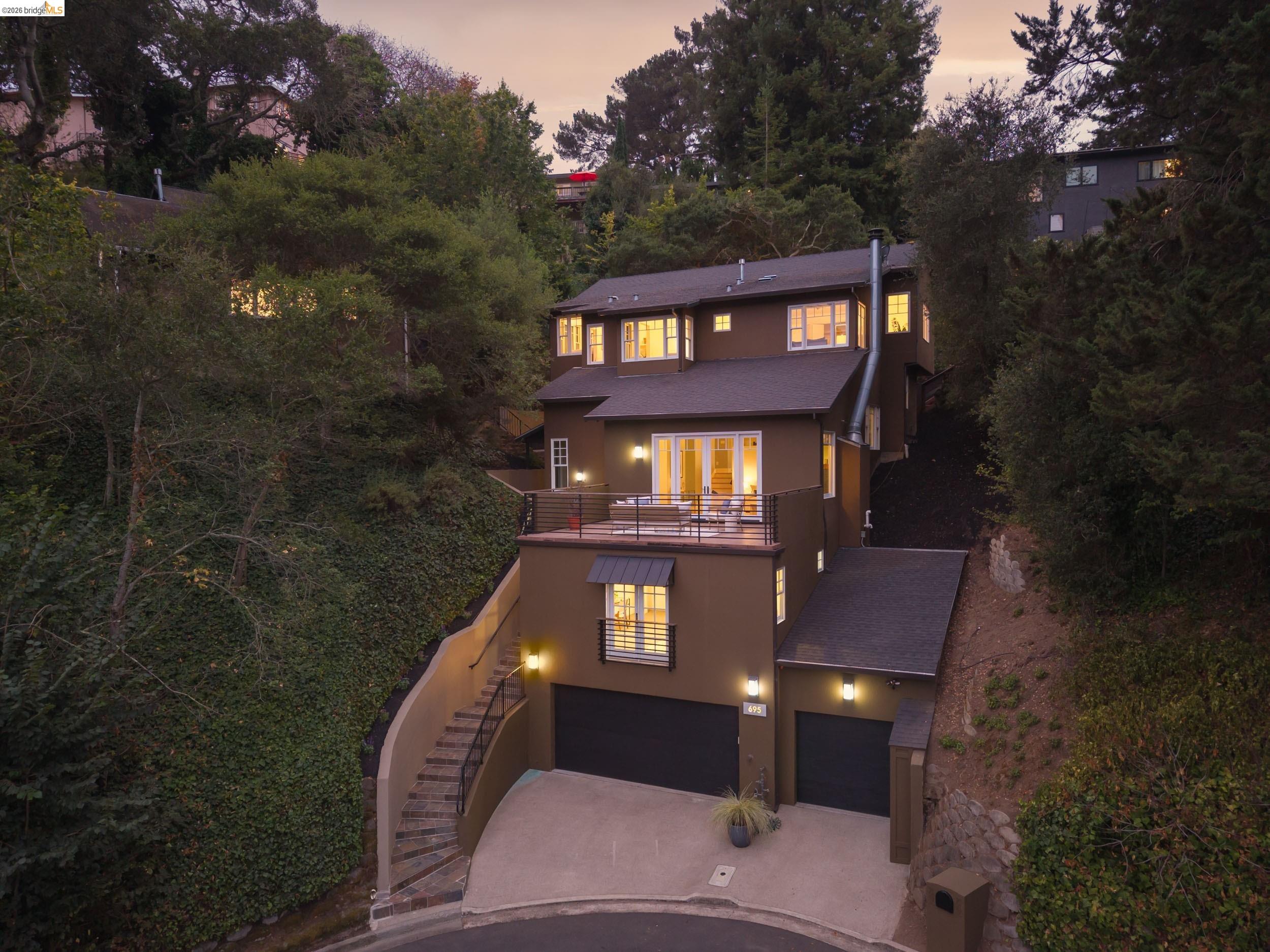 695 Florence