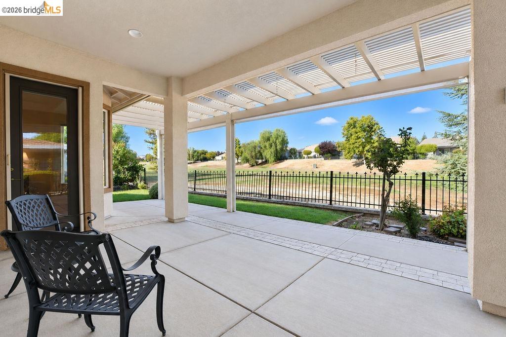 1109 Burghley Ln