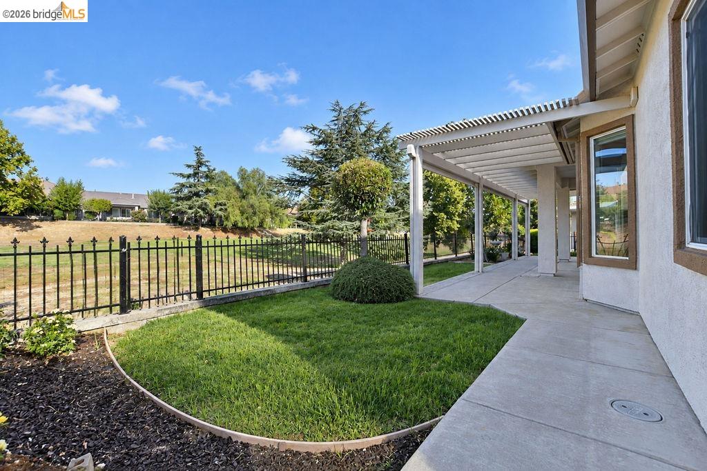 1109 Burghley Ln