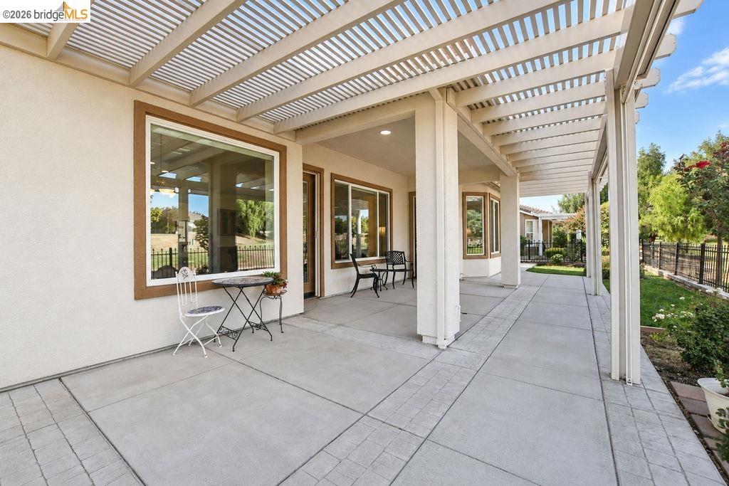1109 Burghley Ln