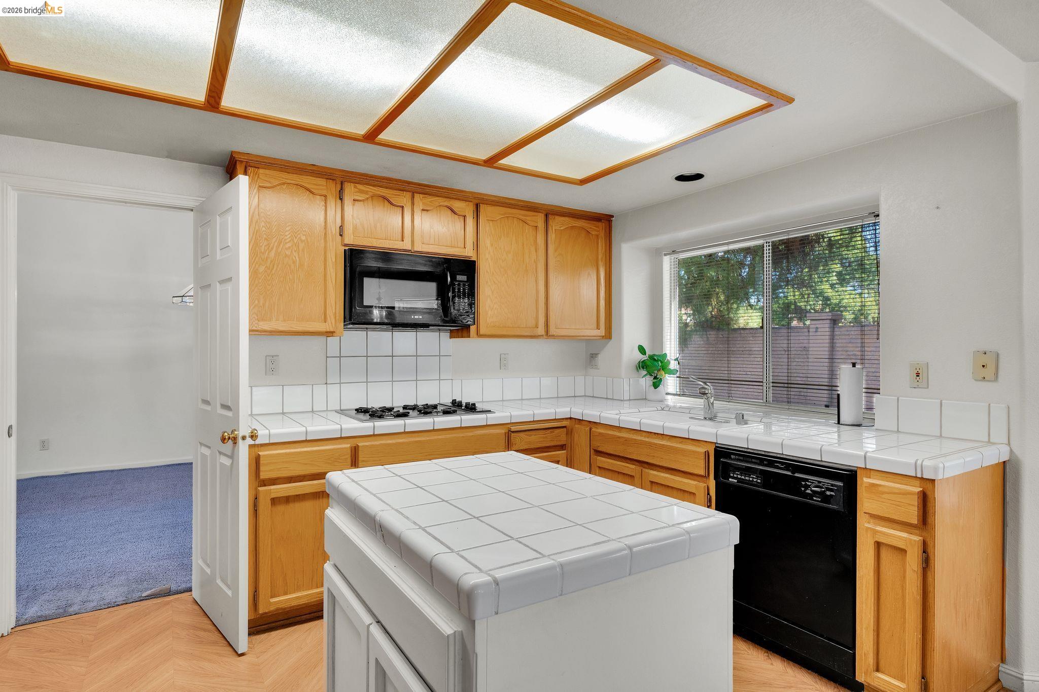4437 Rock Island Dr