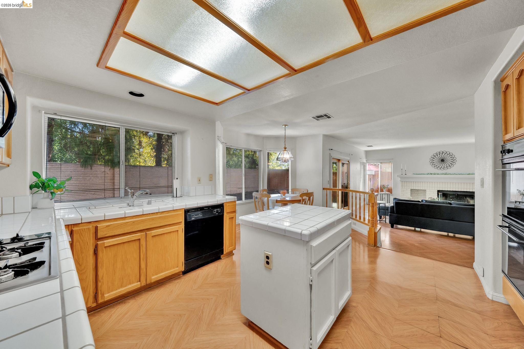 4437 Rock Island Dr