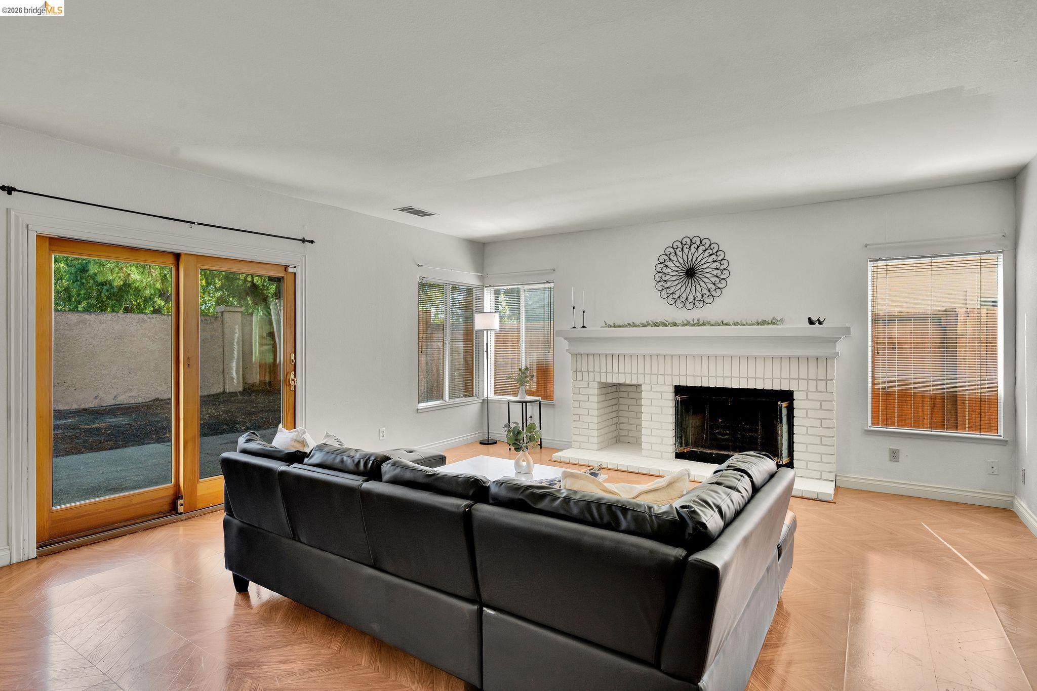 4437 Rock Island Dr