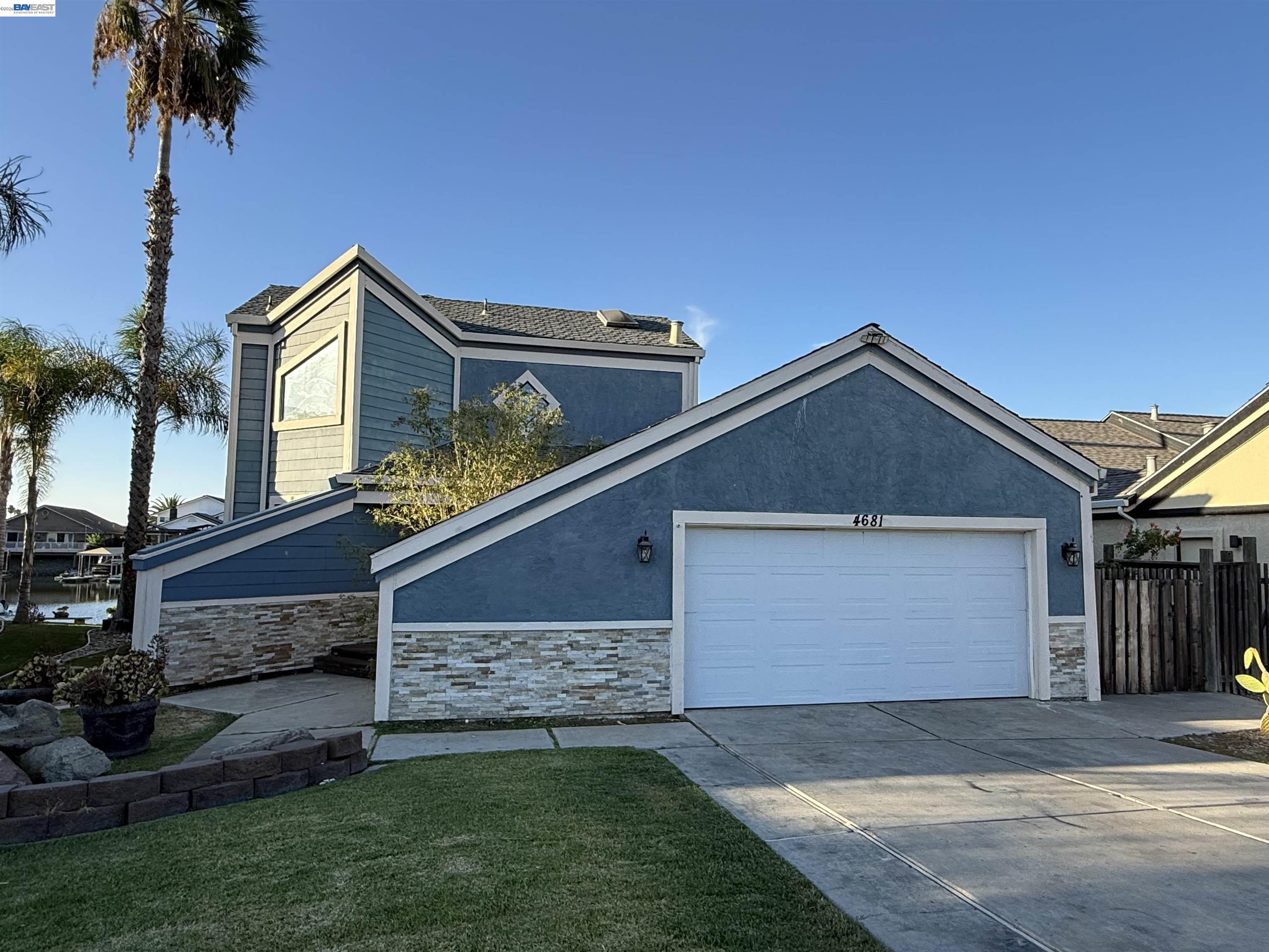 4681 Spinnaker Way