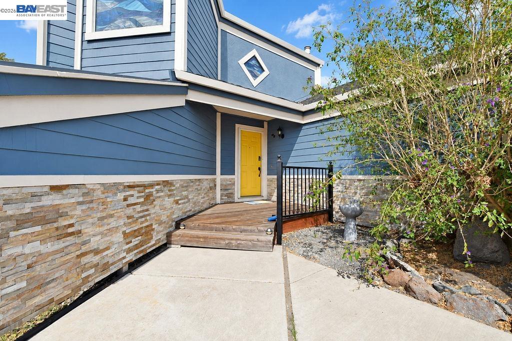 4681 Spinnaker Way