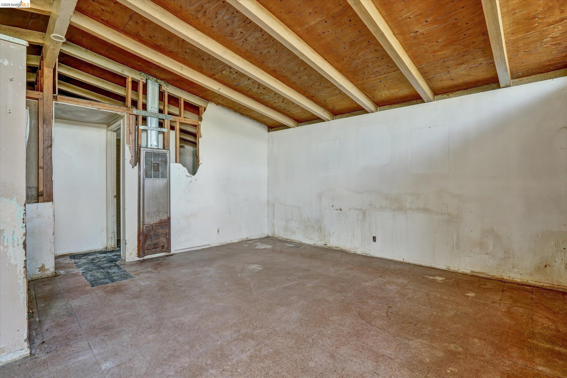 27758 La Porte Ave