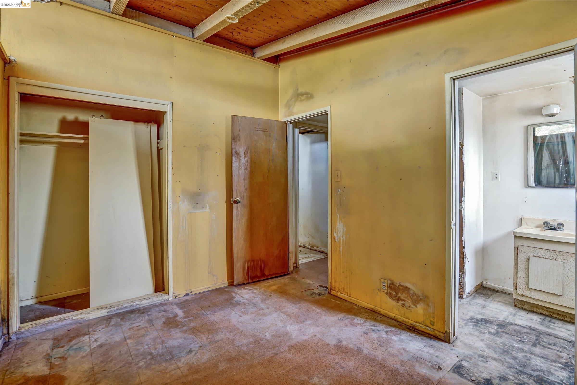 27758 La Porte Ave