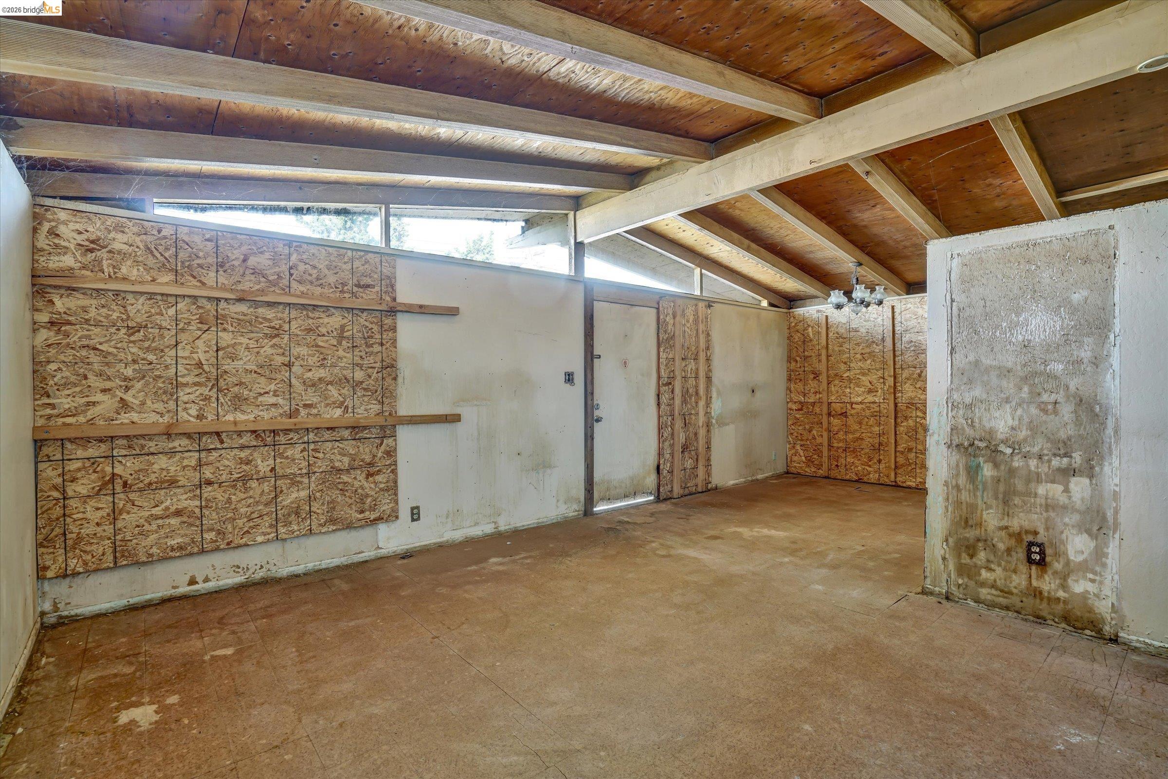27758 La Porte Ave