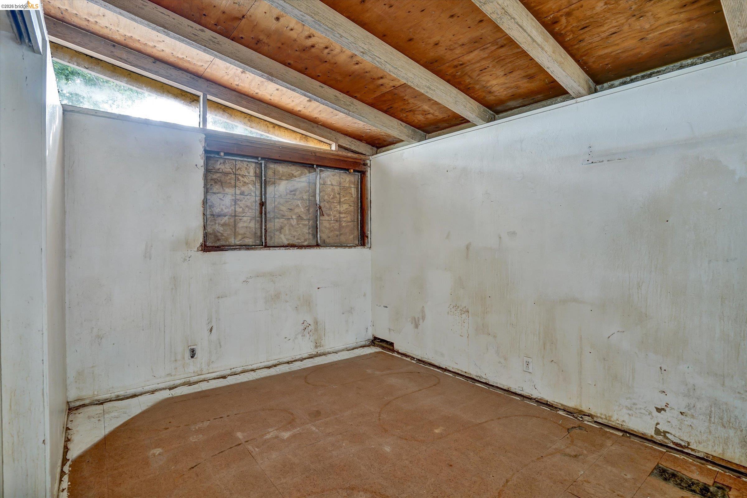 27758 La Porte Ave