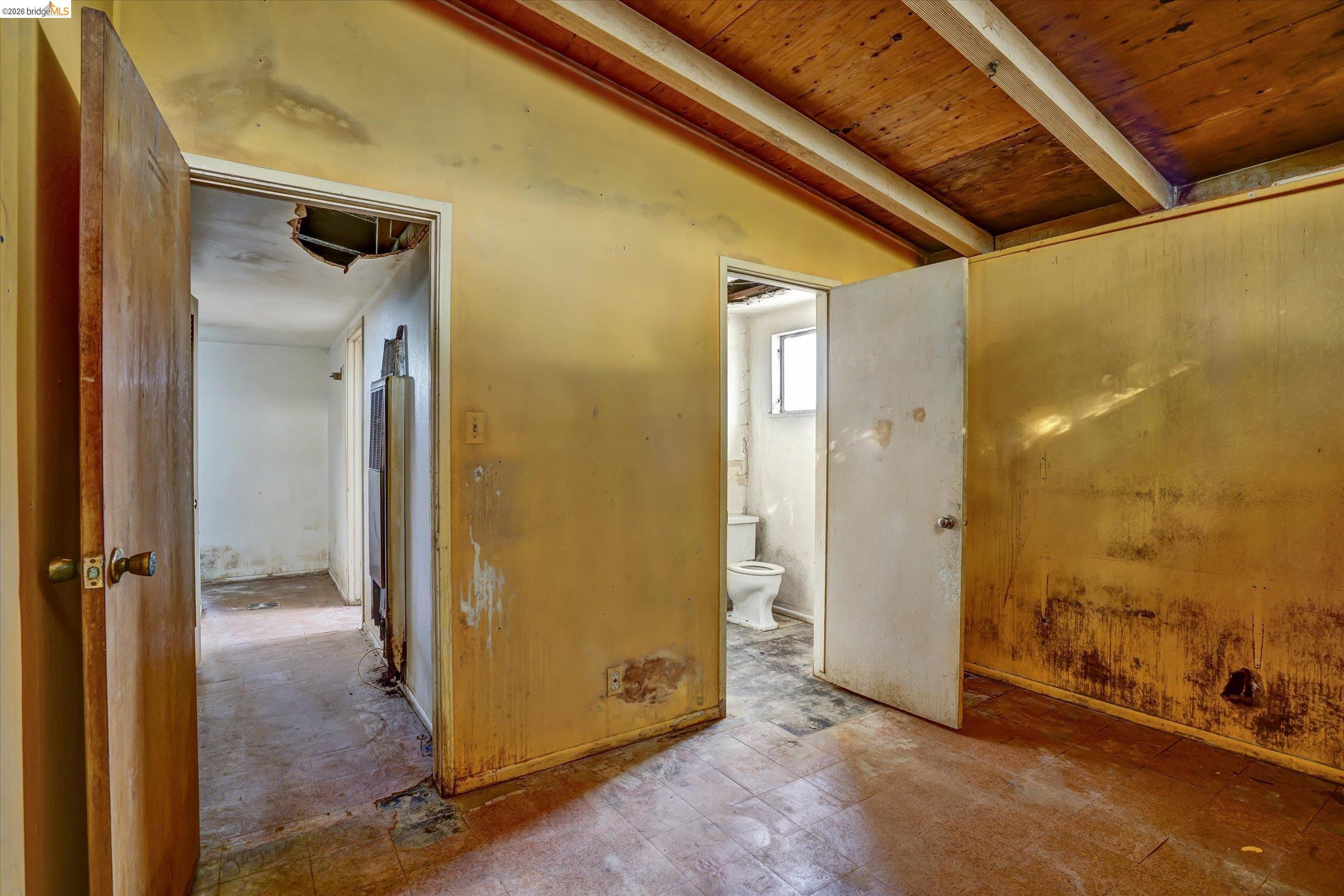 27758 La Porte Ave