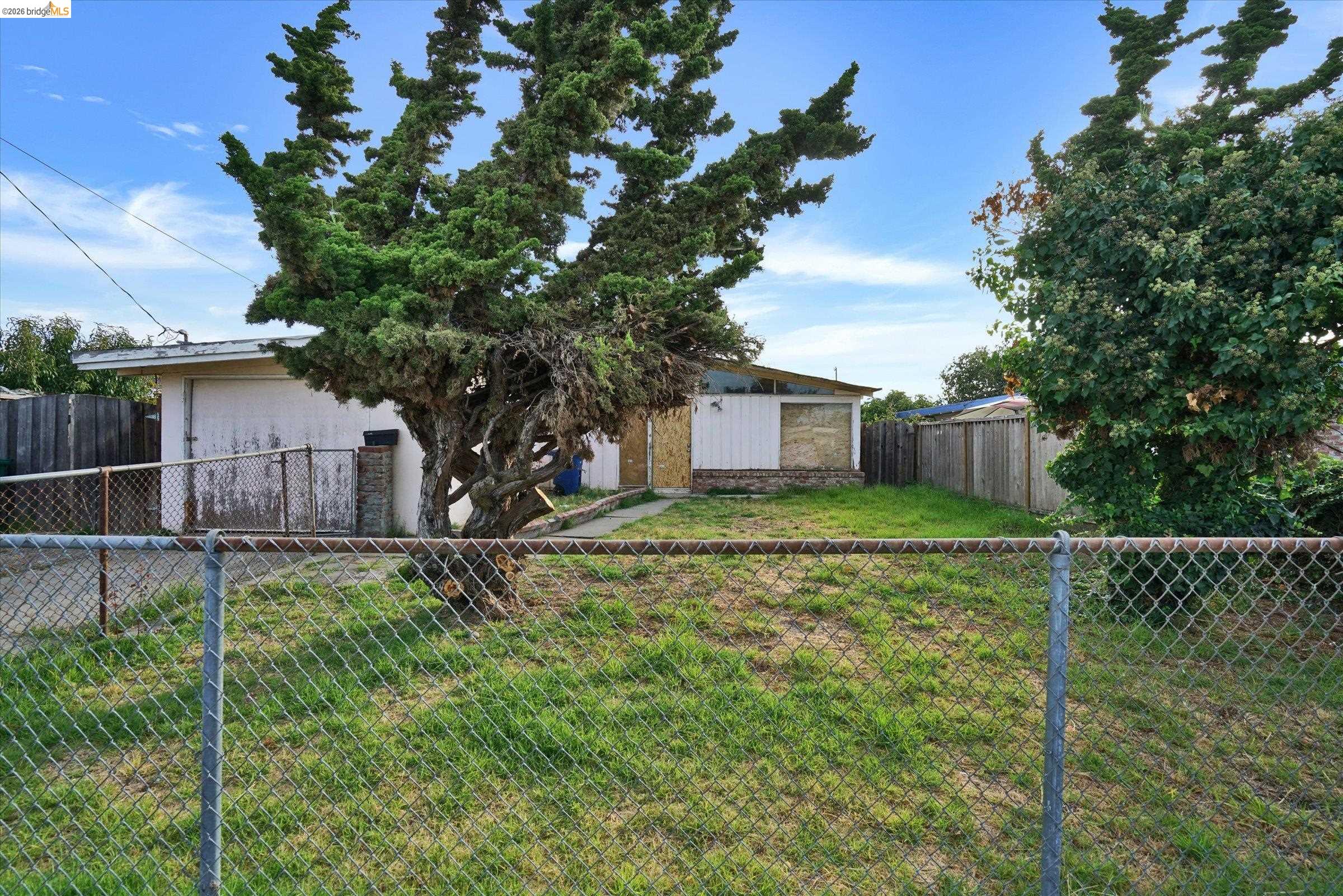 27758 La Porte Ave