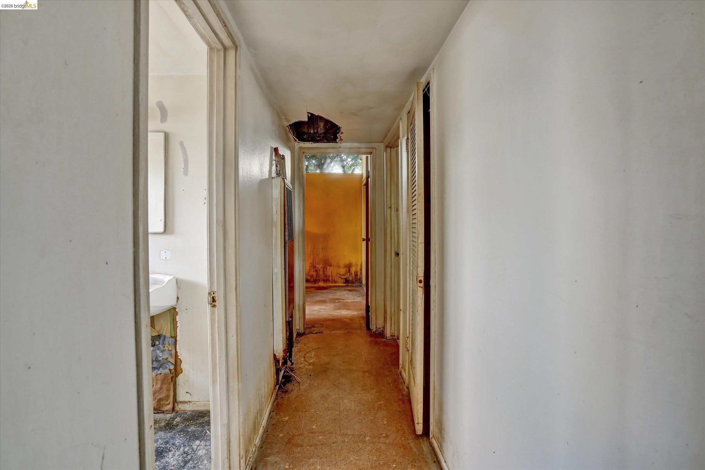 27758 La Porte Ave