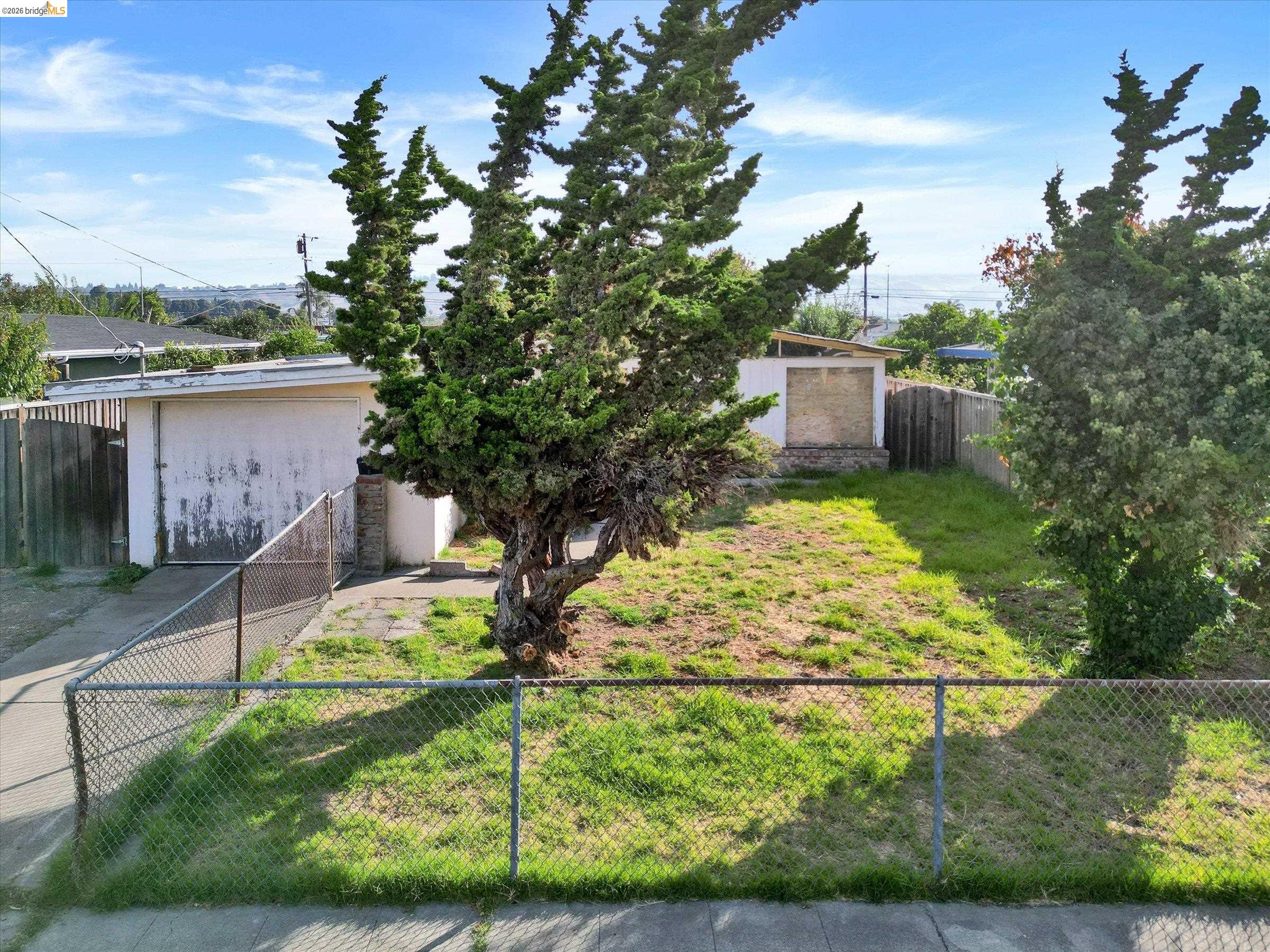 27758 La Porte Ave