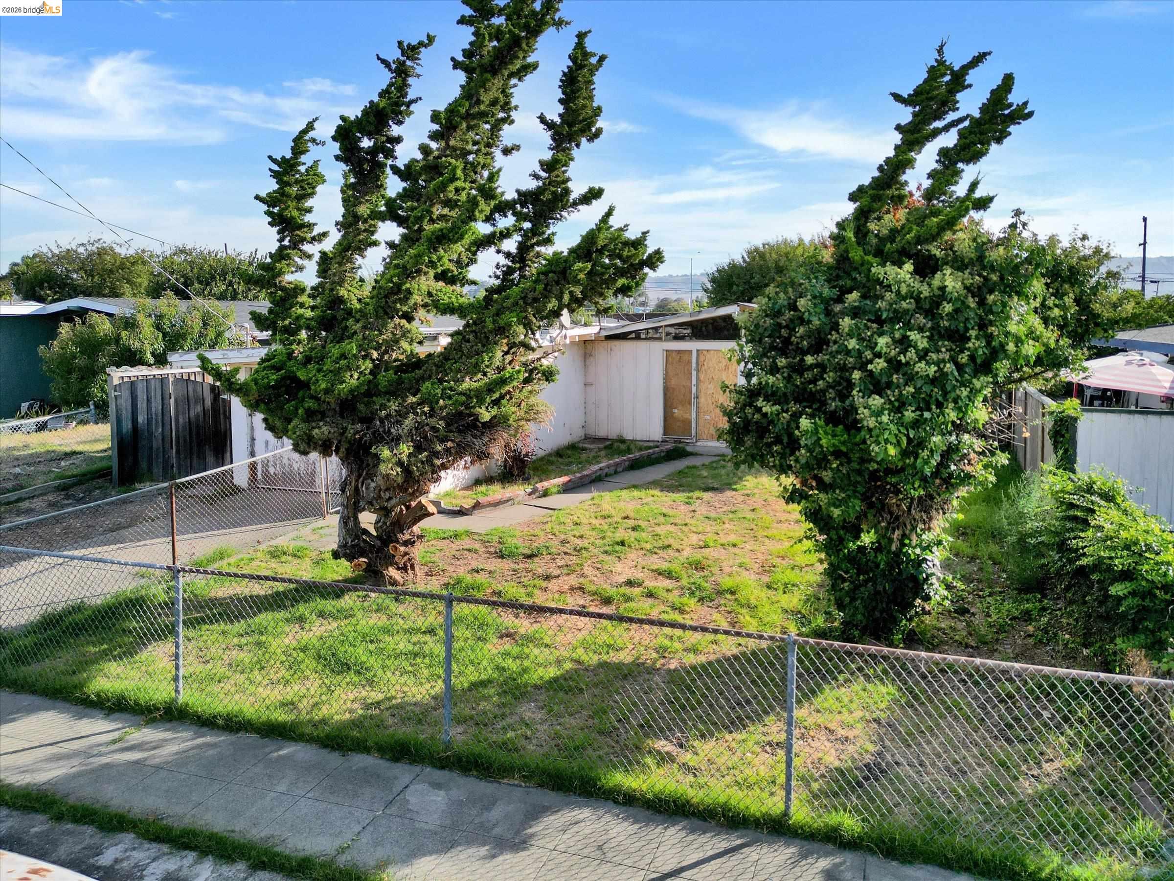 27758 La Porte Ave