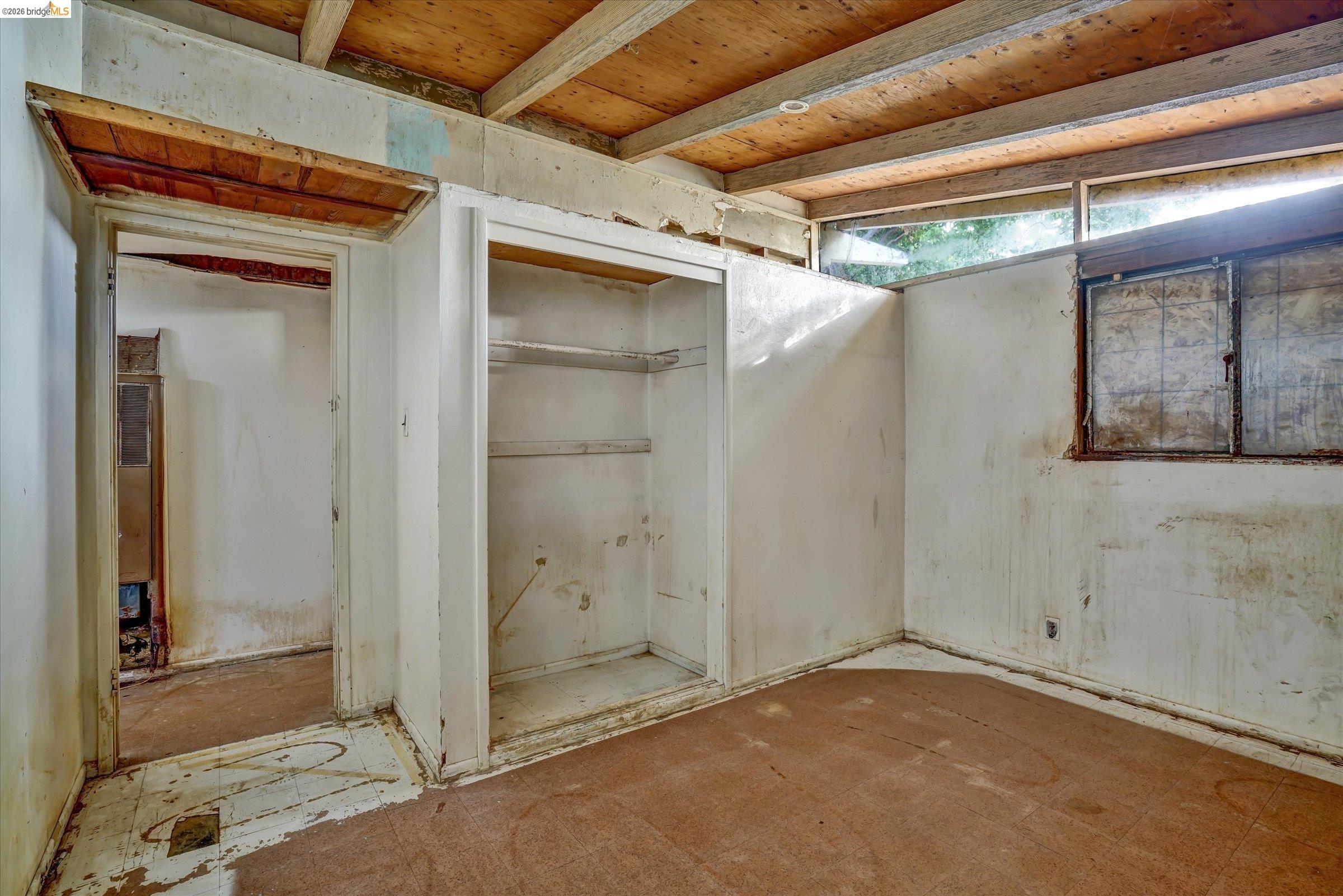 27758 La Porte Ave
