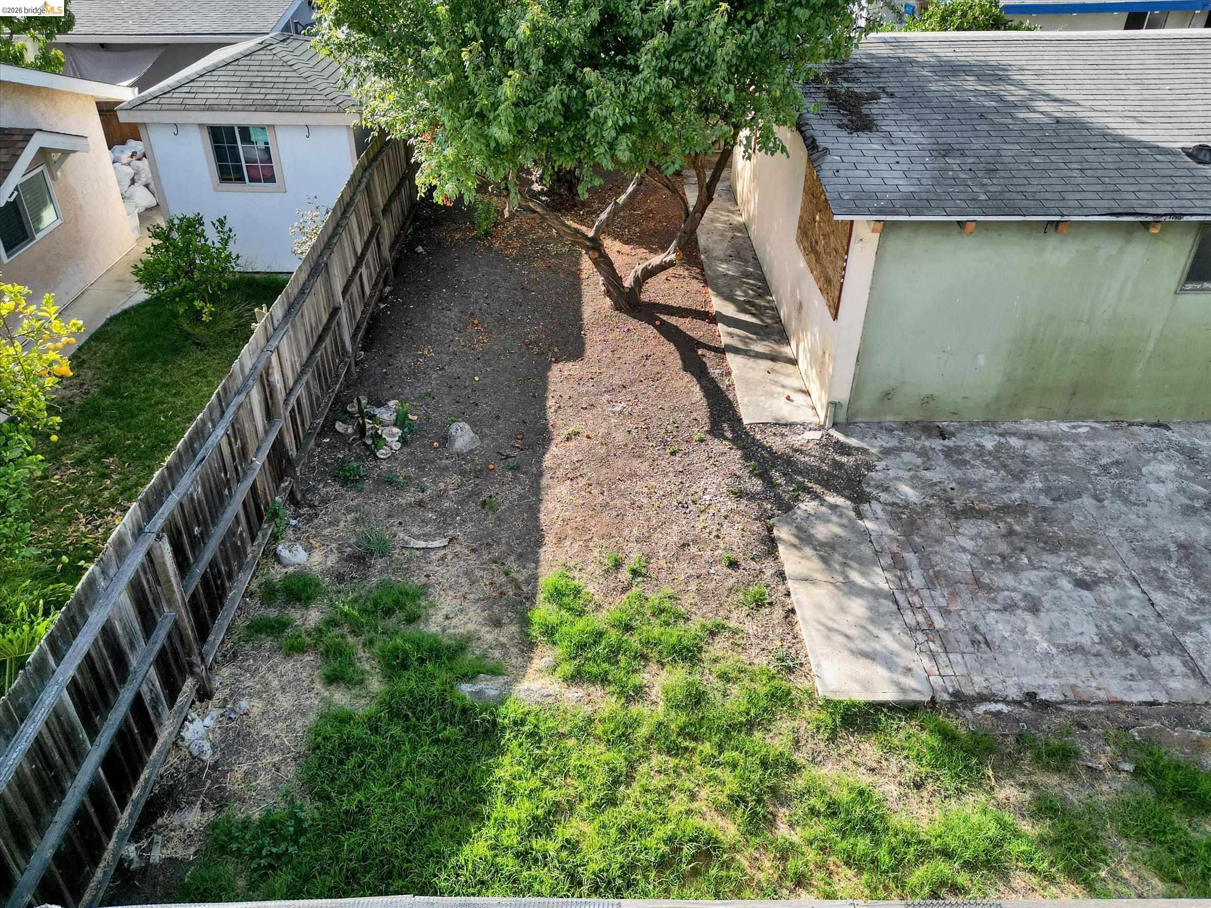 27758 La Porte Ave