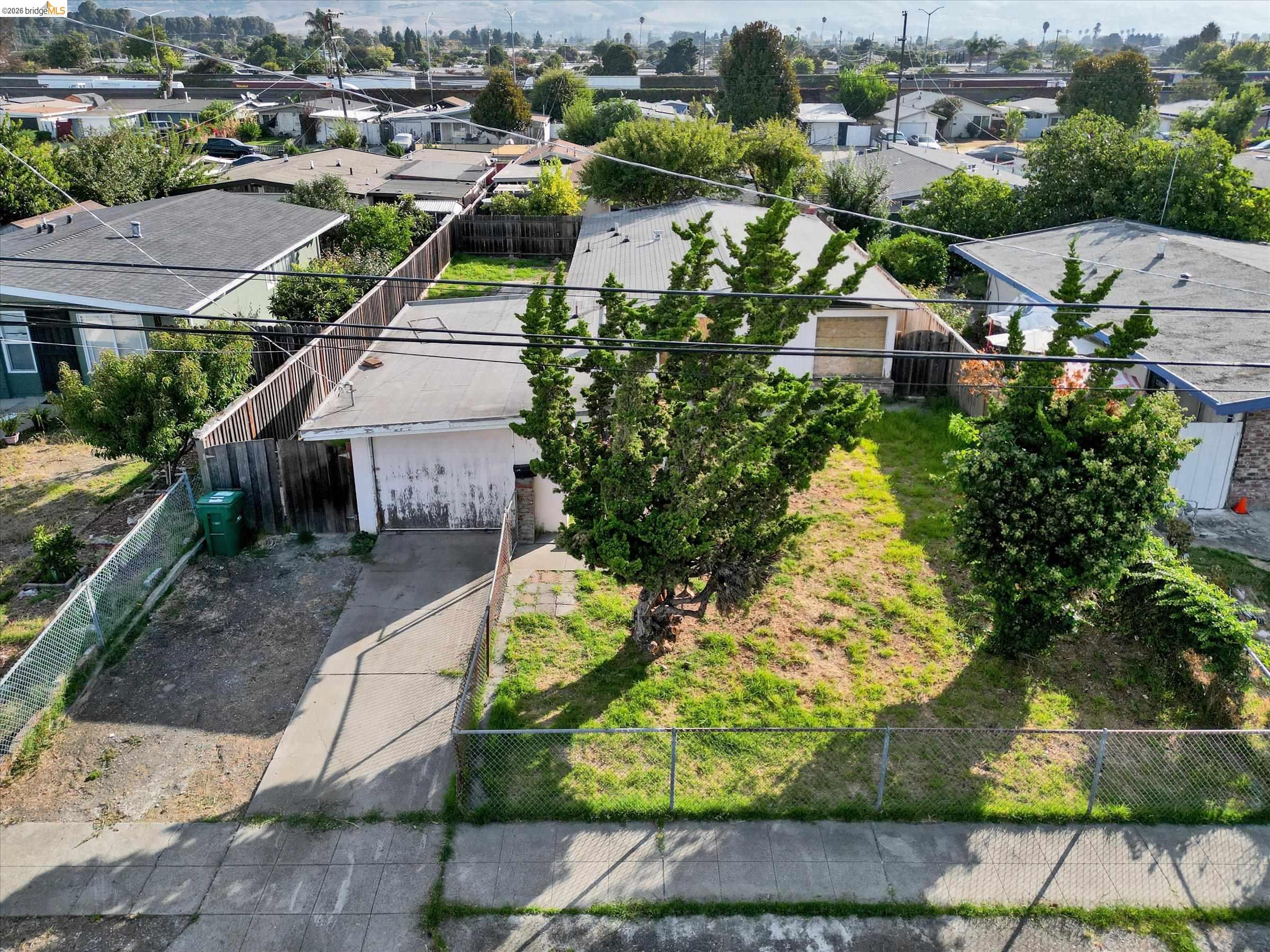 27758 La Porte Ave