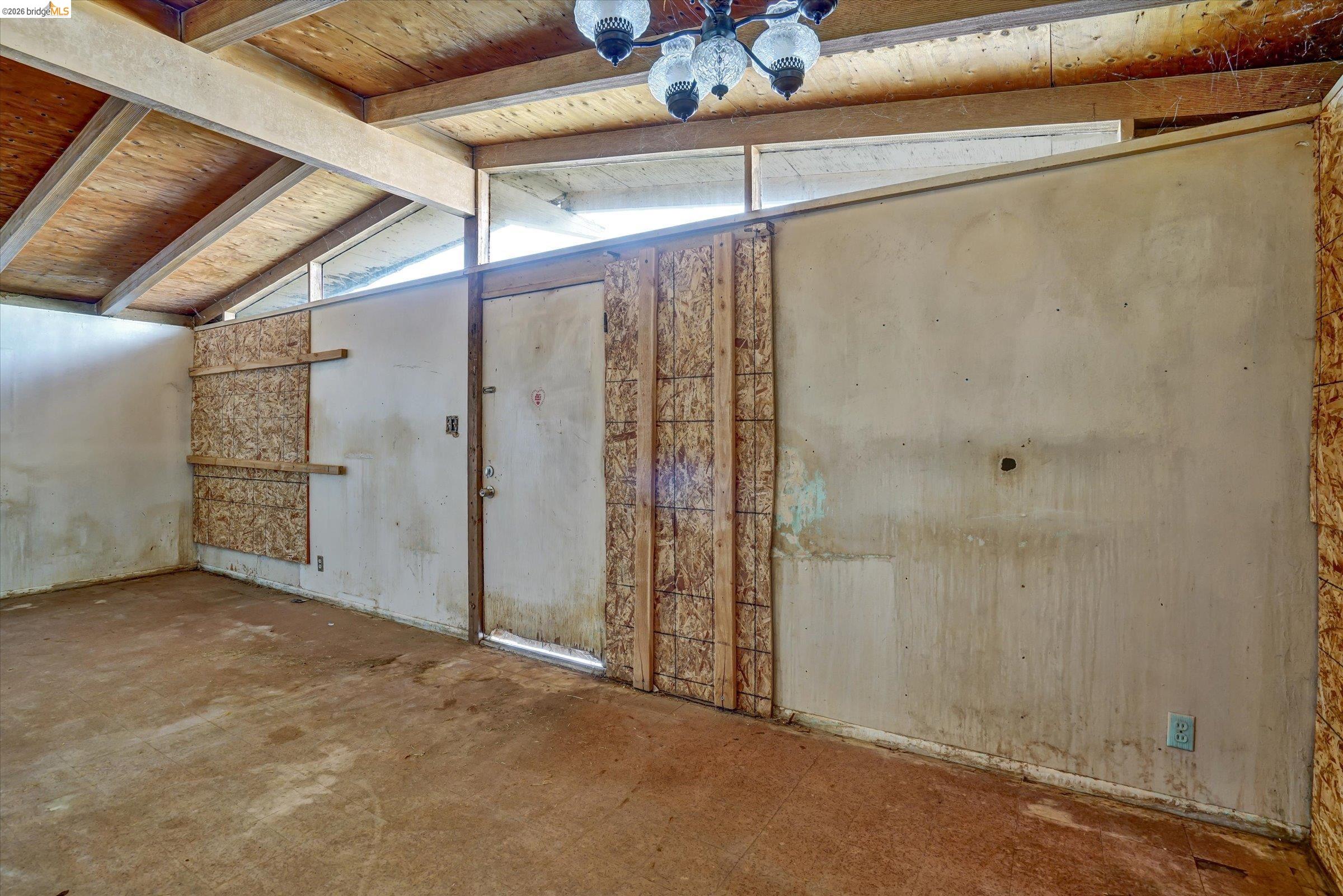 27758 La Porte Ave