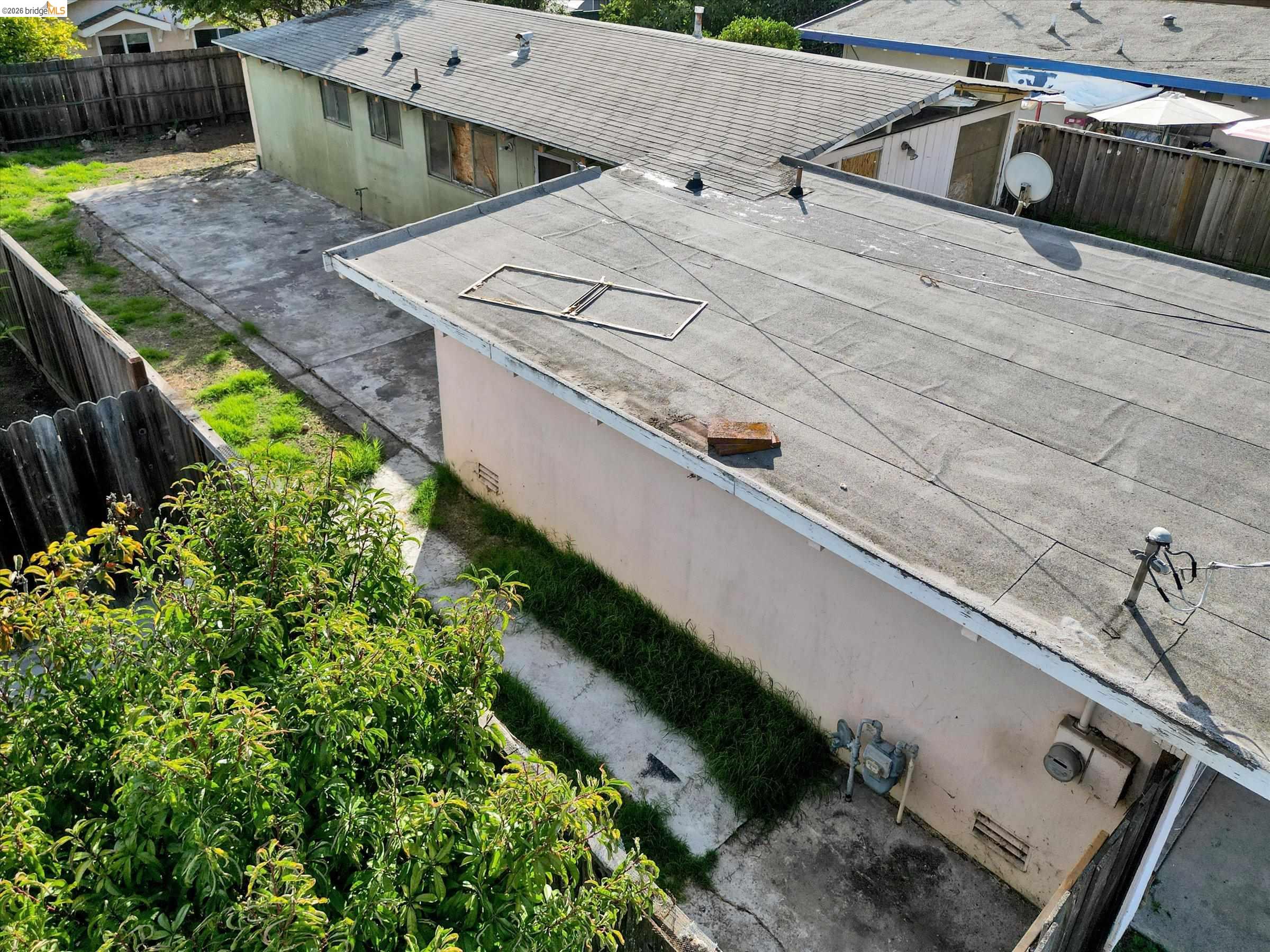 27758 La Porte Ave