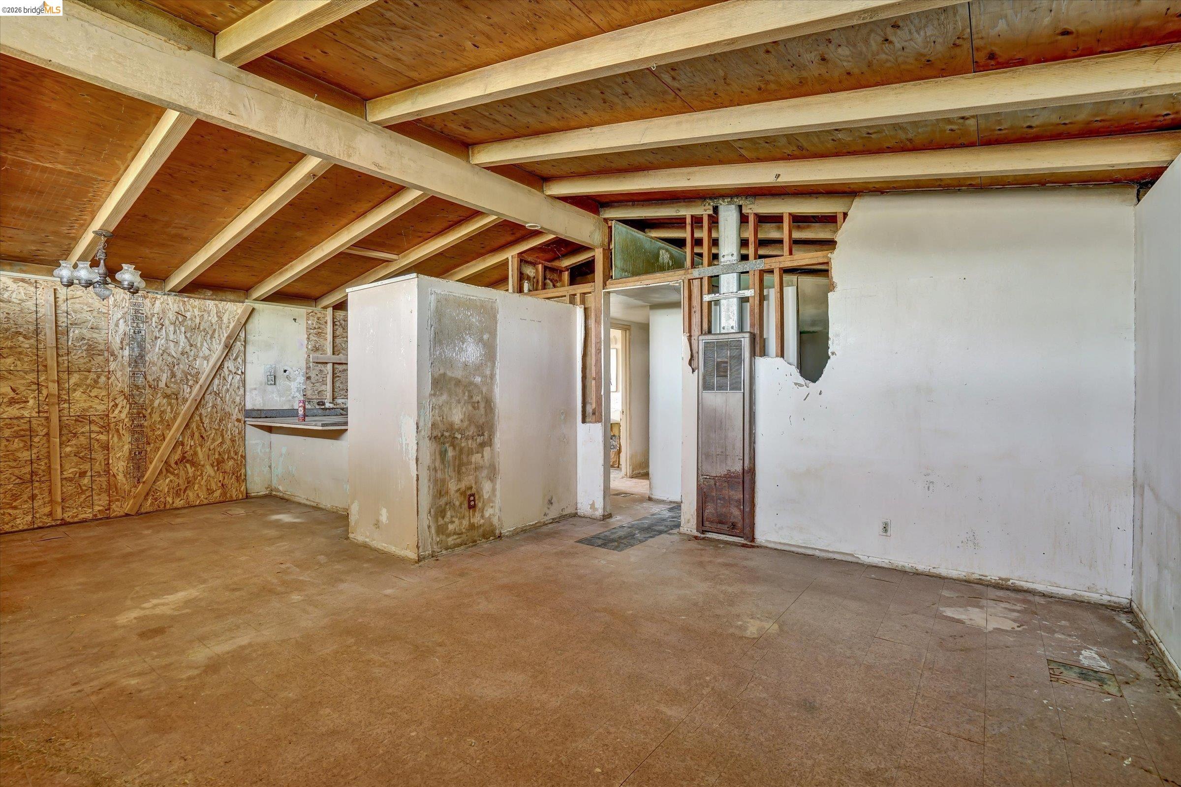 27758 La Porte Ave