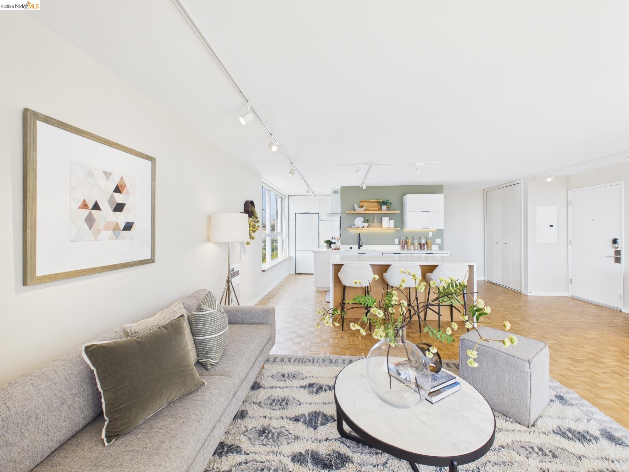 320 Lee St # 702