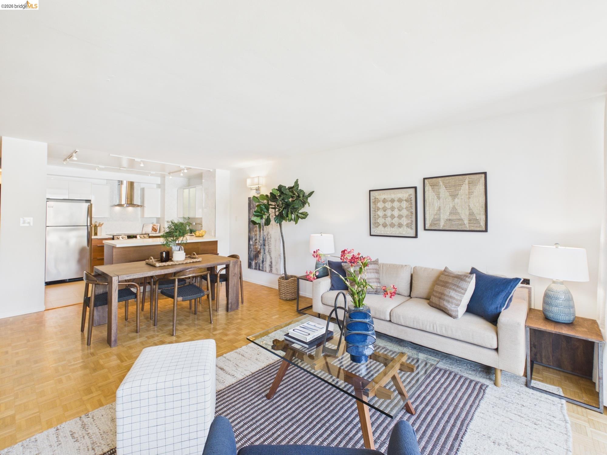 320 Lee St # 303