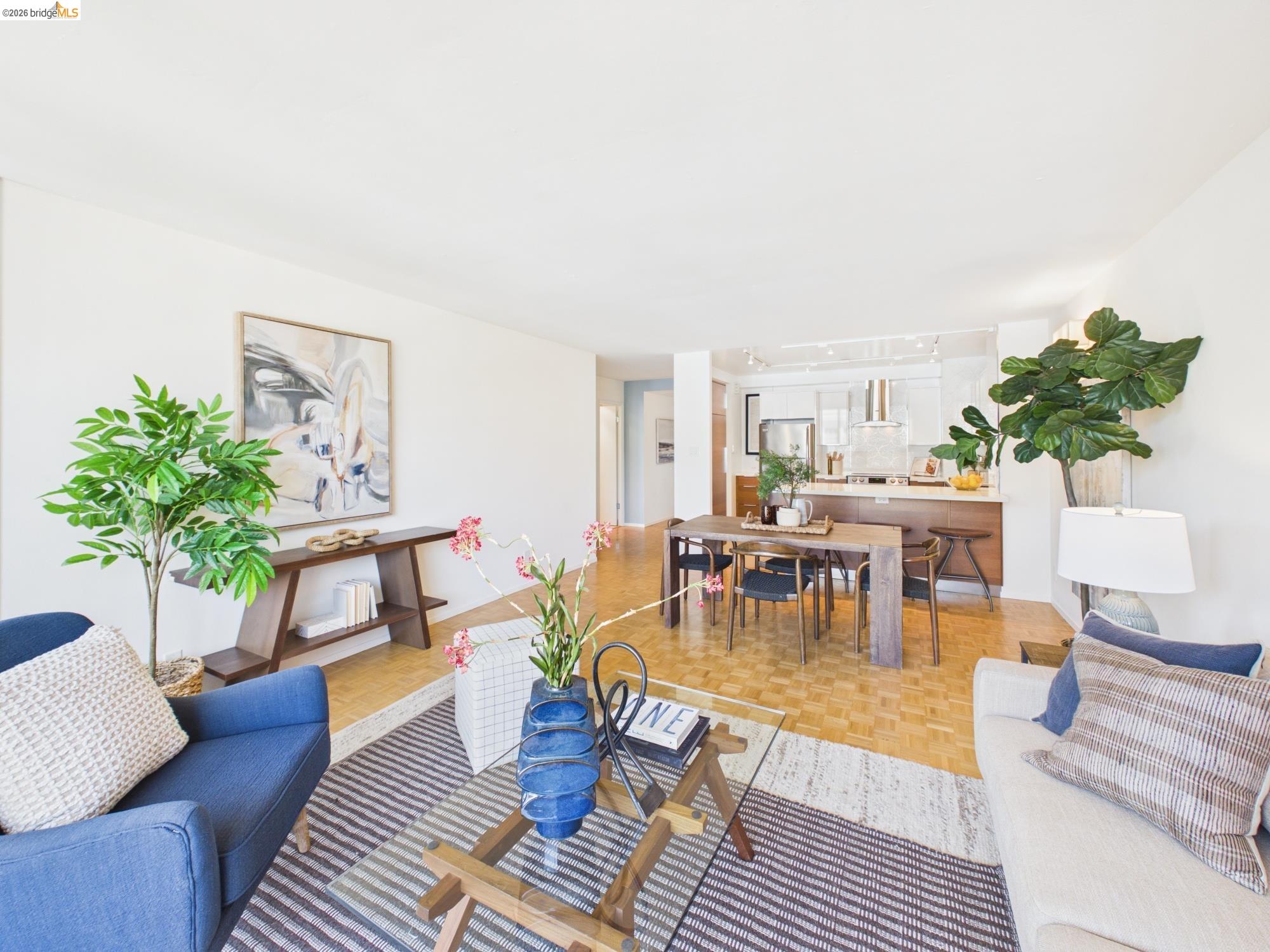 320 Lee St # 303