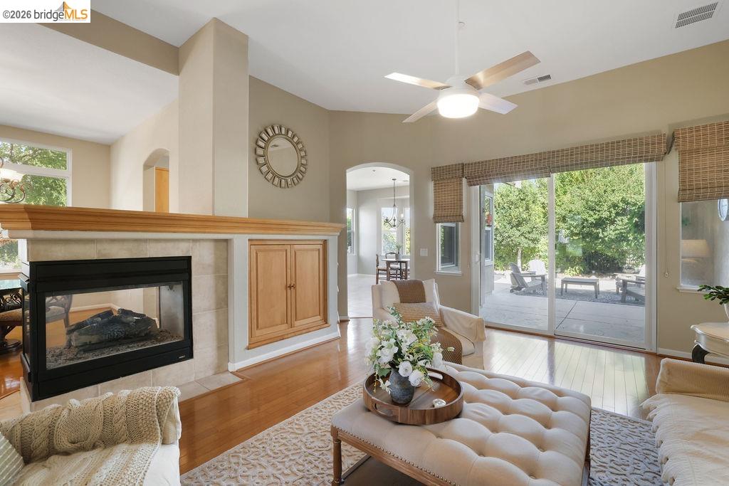 1361 Mcprince Ln