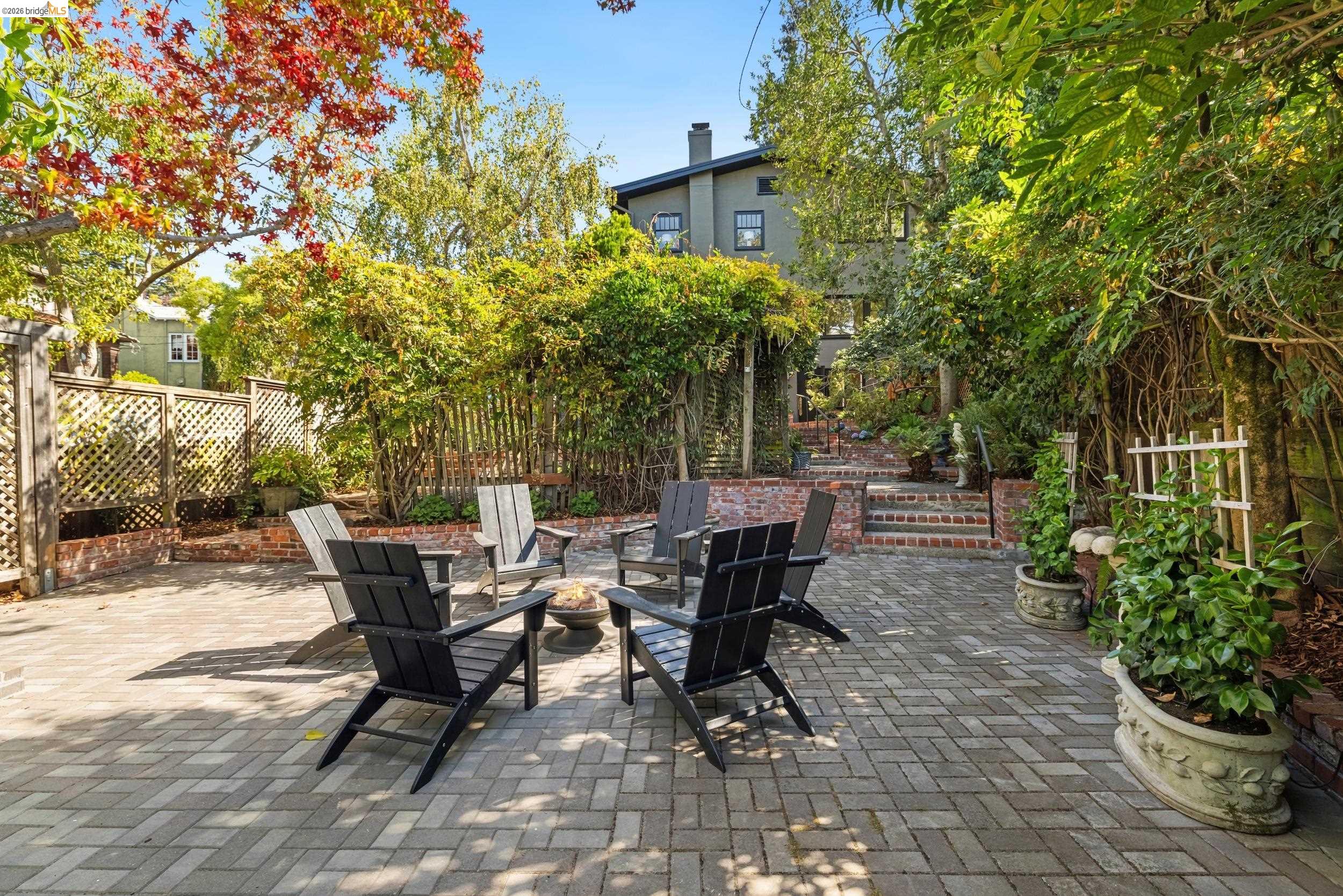 328 Ramona Ave