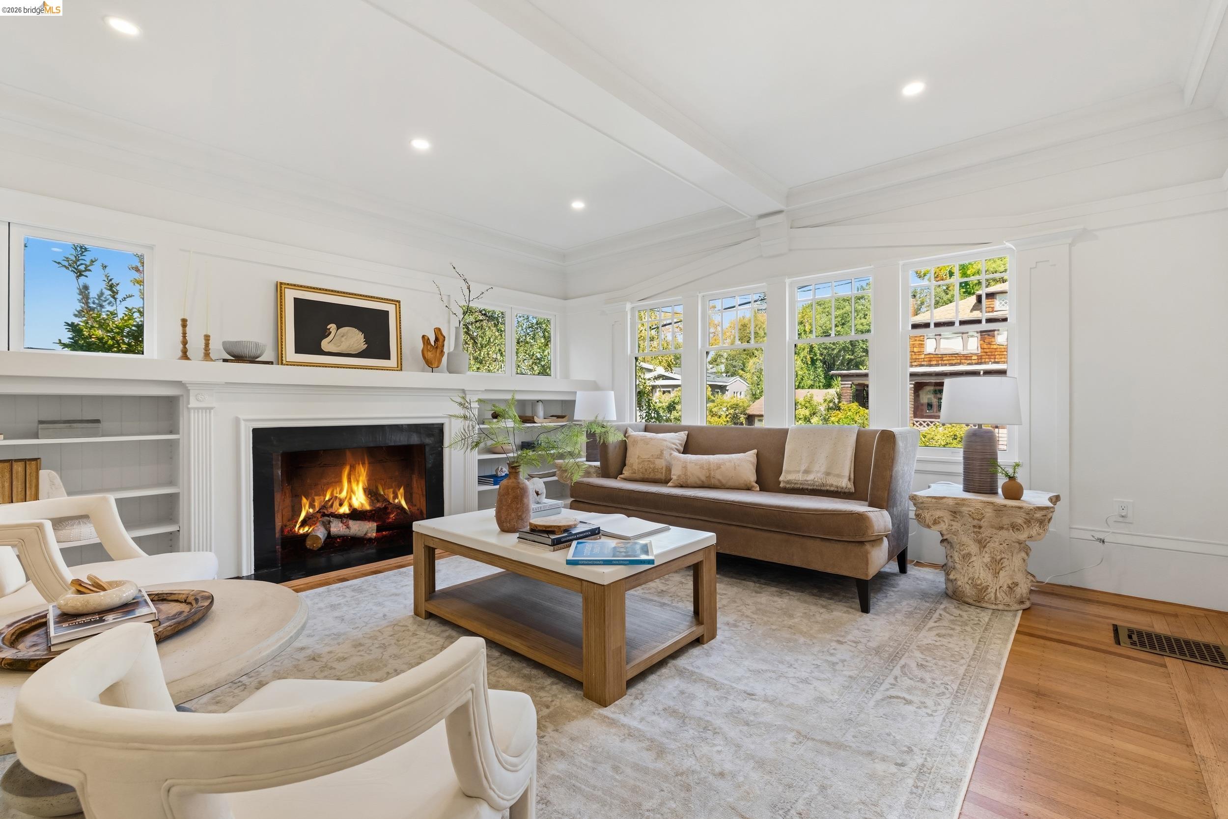 328 Ramona Ave