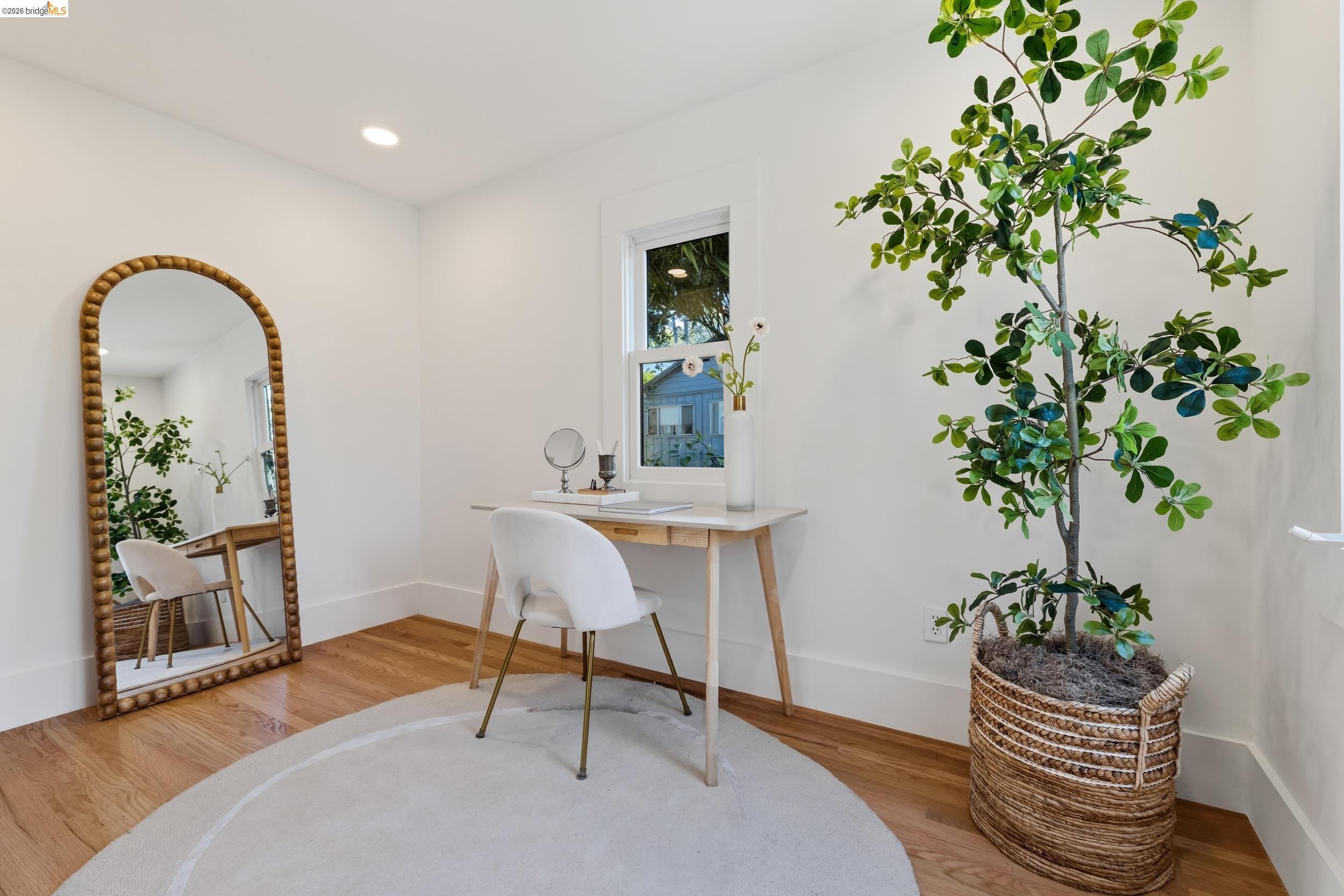 328 Ramona Ave