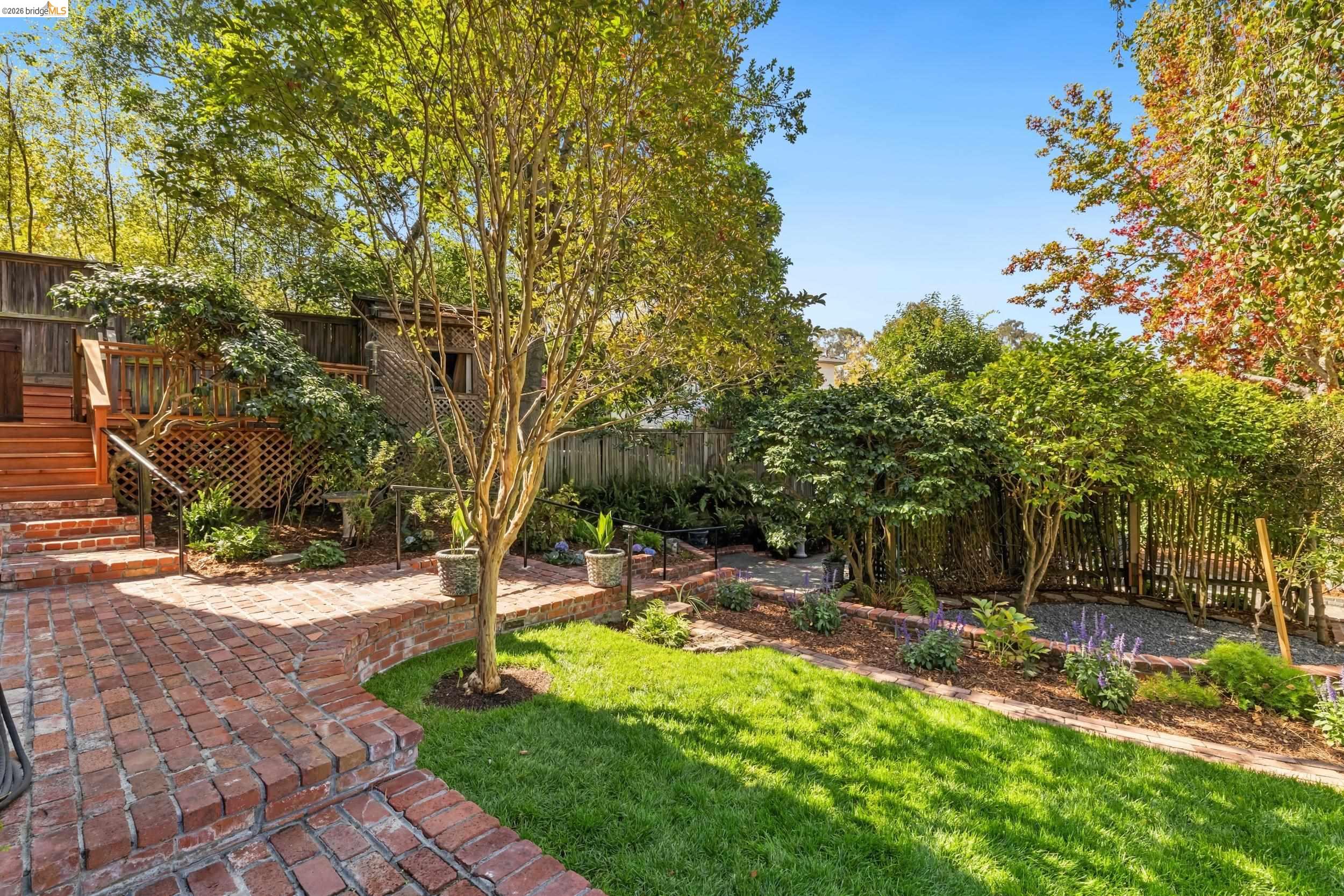 328 Ramona Ave