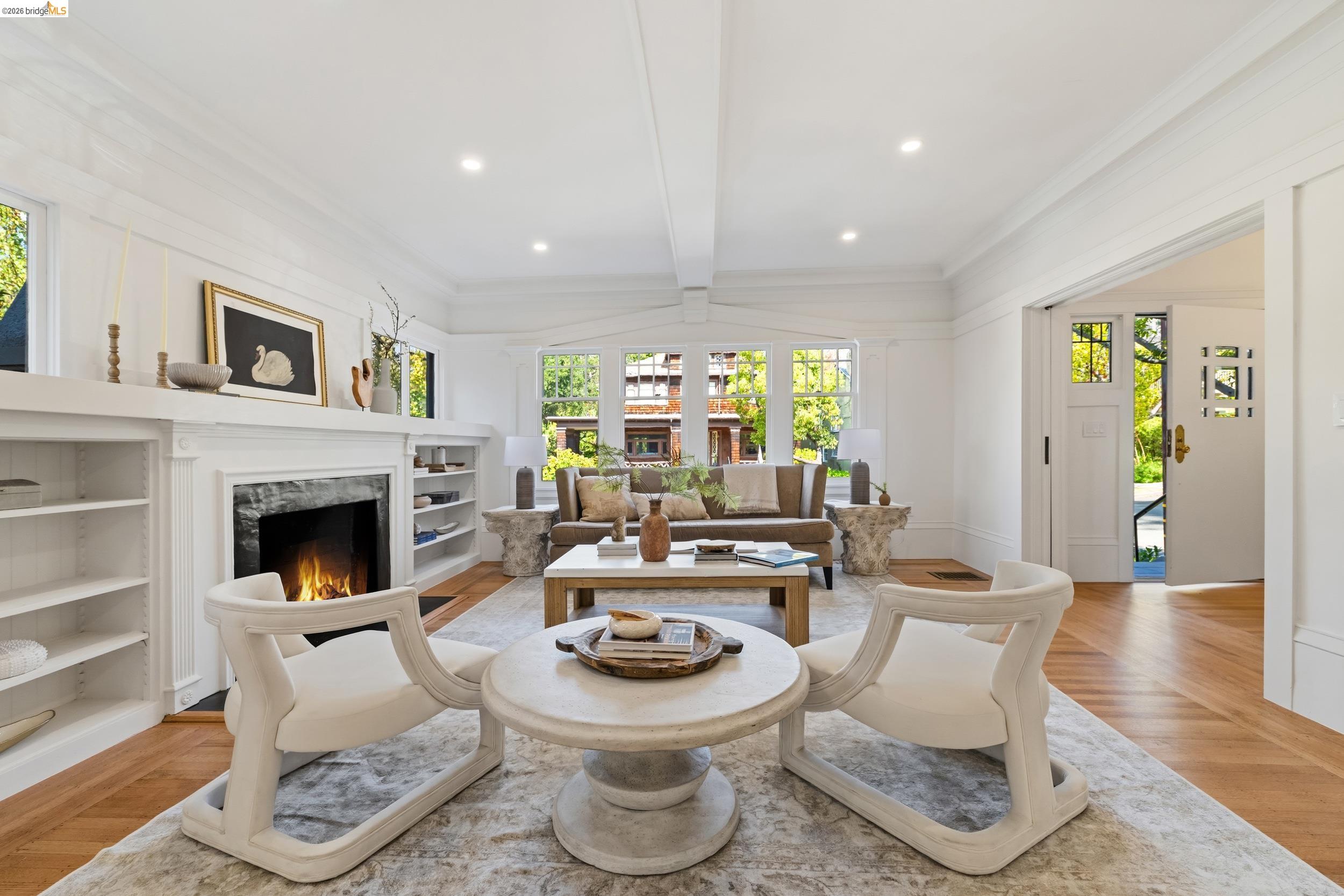 328 Ramona Ave