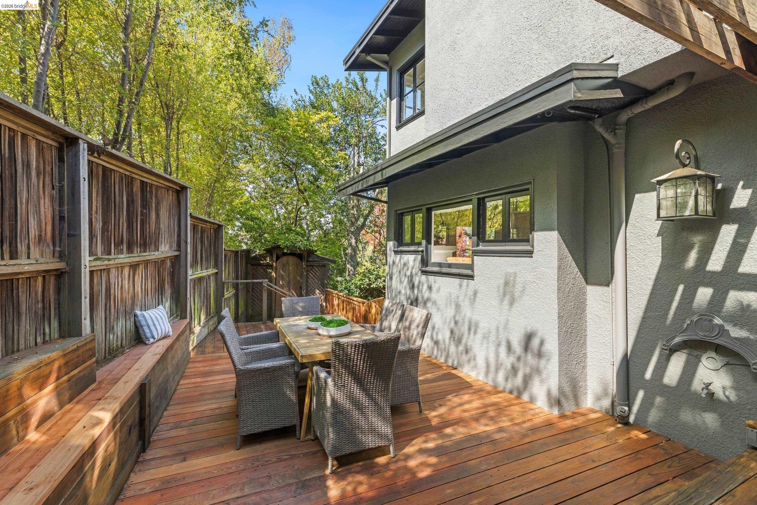 328 Ramona Ave