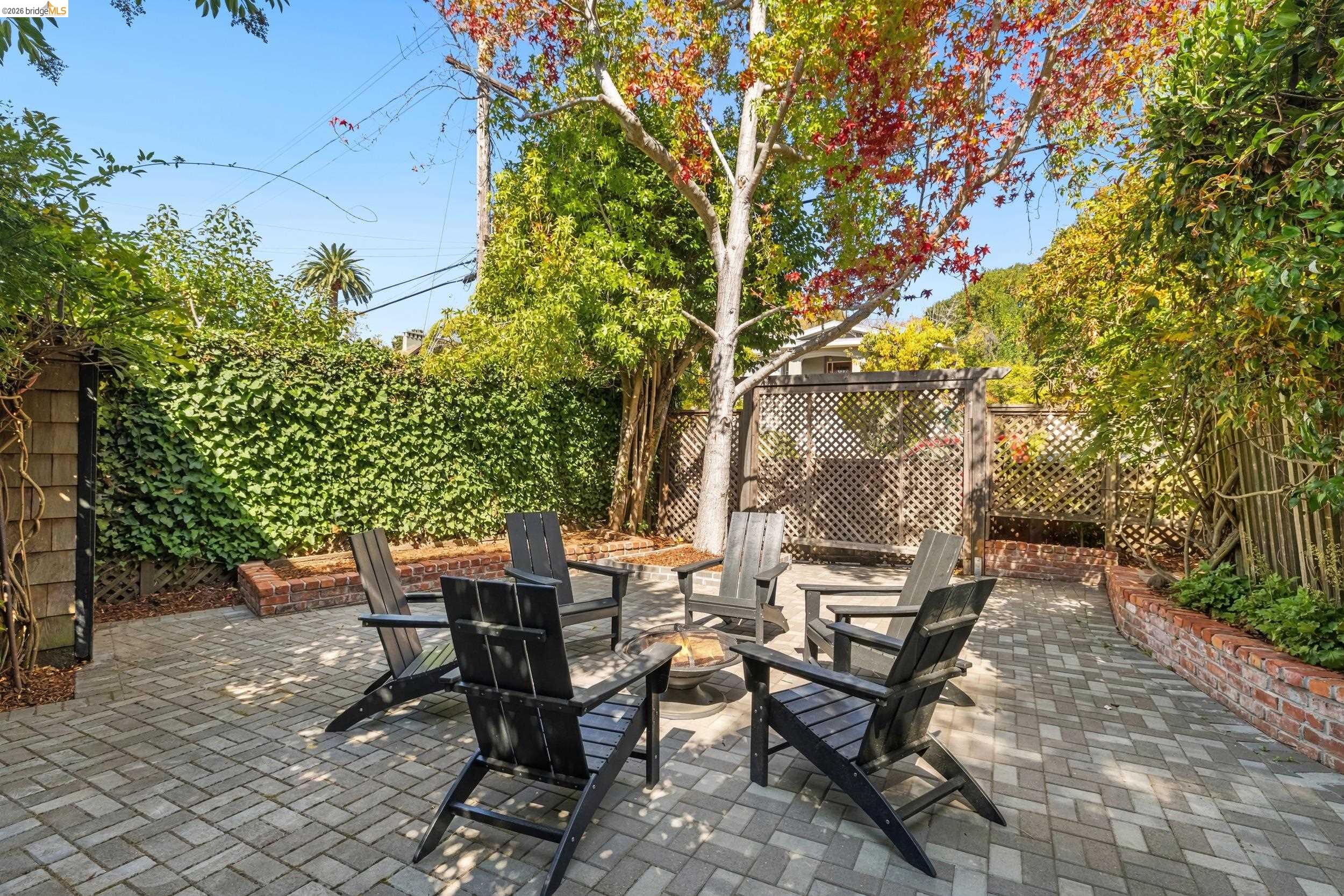328 Ramona Ave