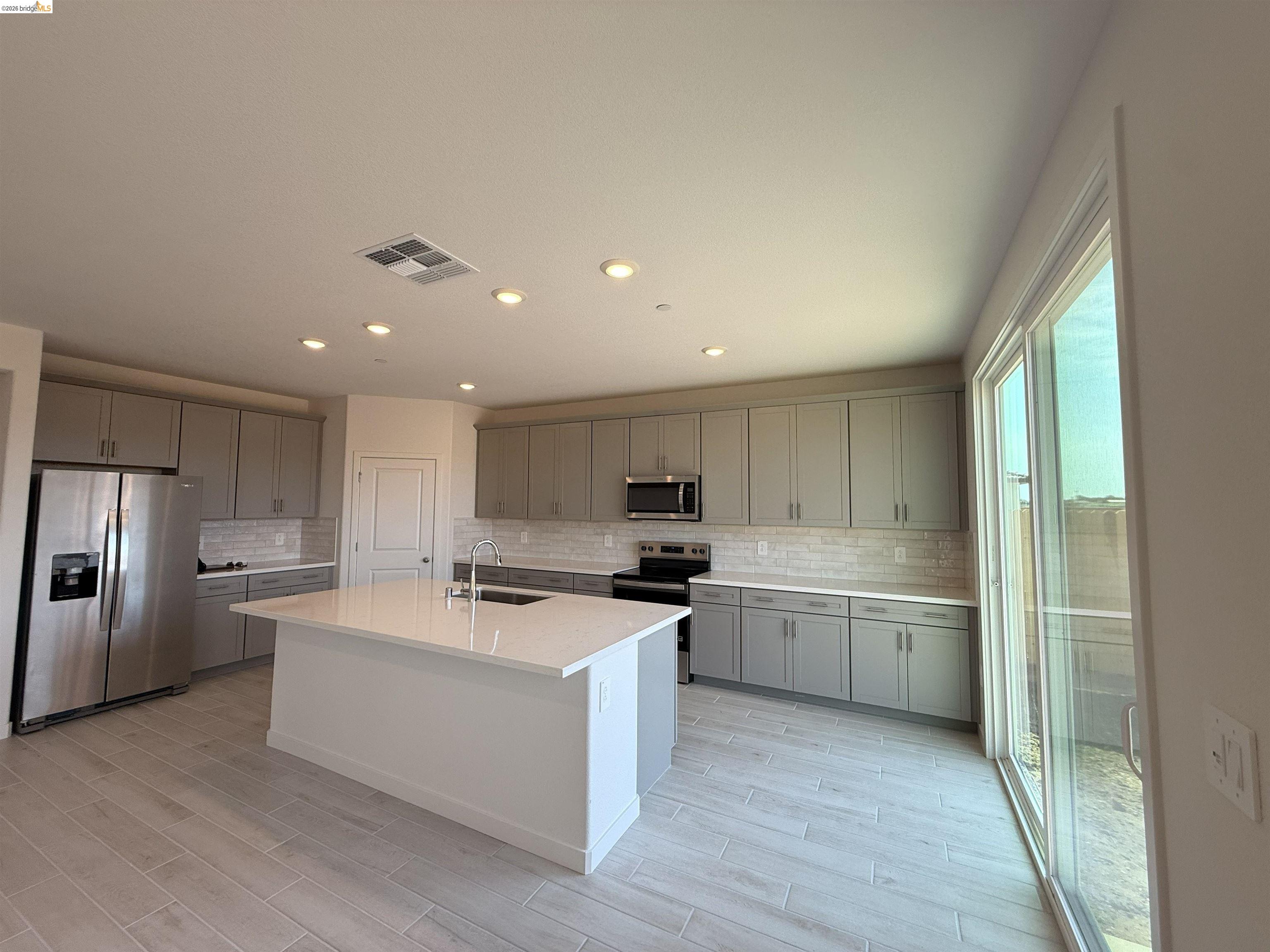 613 Channel Cir.